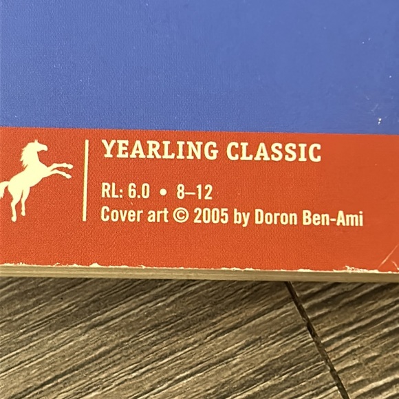 Where the Red Fern Grows by Wilson Rawls. Yearling Books. - Picture 4 of 4